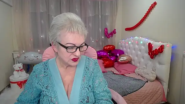 KayleSmoll online show from 02-04-25, 10:34