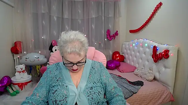 KayleSmoll online show from 02-13-25, 04:43