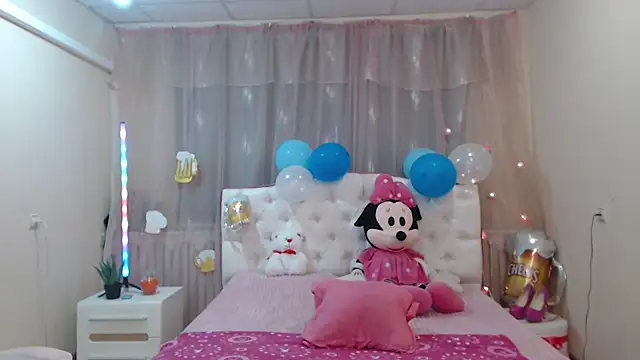 KayleSmoll online show from 09-19-25, 06:41