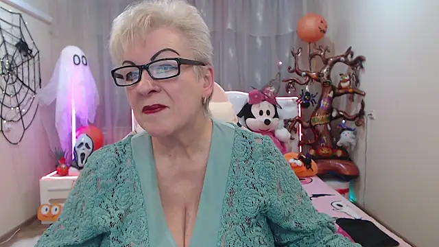 KayleSmoll online show from 10-24-25, 06:37