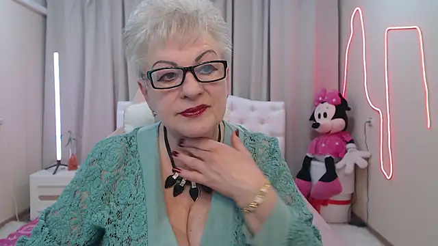 KayleSmoll online show from 05-13-26, 06:38