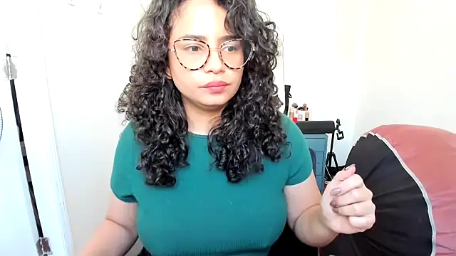 Snapshot of cinnamon_rosa chatting on 02-22-25, 09:26 cinnamon rosa online show from 02-22-25, 09:26