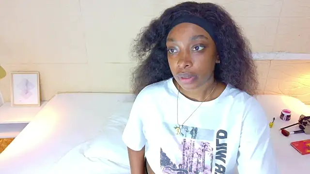 Shamiraa moore online show from 10-09-25, 07:56