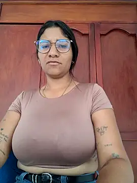 Snapshot of Sofythom1 chatting on 03-07-26, 06:49 Sofythom1 online show from 03-07-26, 06:49