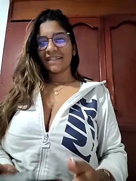 Snapshot of Sofythom1 chatting on 03-13-26, 03:57 Sofythom1 online show from 03-13-26, 03:57