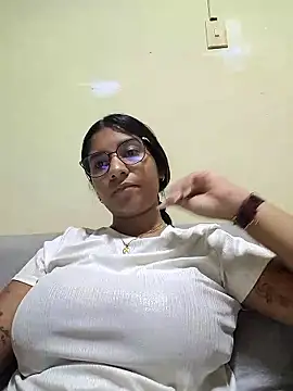 Snapshot of Sofythom1 chatting on 03-14-26, 01:55 Sofythom1 online show from 03-14-26, 01:55