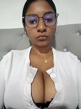 Snapshot of Sofythom1 chatting on 03-15-26, 12:27 Sofythom1 online show from 03-15-26, 12:27