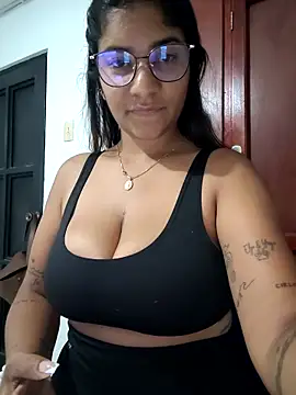 Snapshot of Sofythom1 chatting on 04-01-26, 03:18 Sofythom1 online show from 04-01-26, 03:18