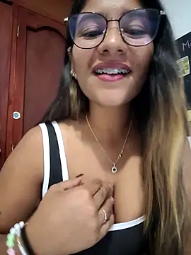 Snapshot of Sofythom1 chatting on 05-06-26, 03:35 Sofythom1 online show from 05-06-26, 03:35