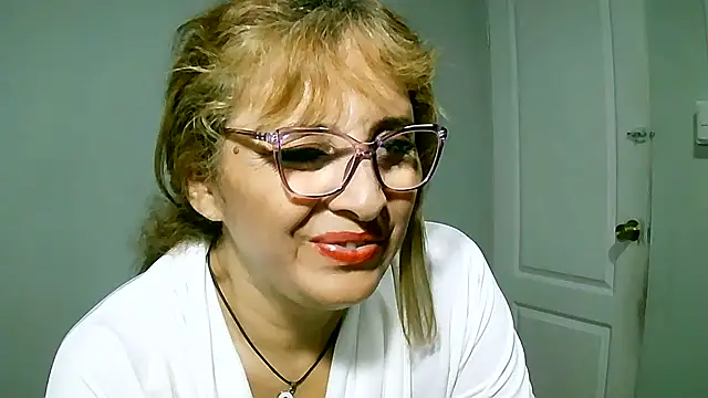 leona- online show from 02-20-25, 01:25