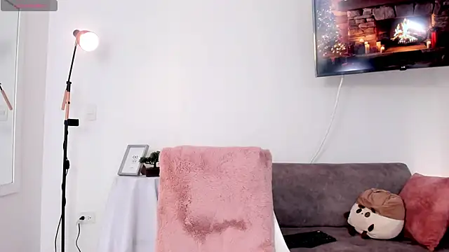 Hannaos online show from 12-22-24, 06:26