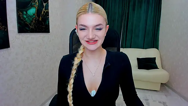 SelenaeMoore online show from 03-11-25, 11:12