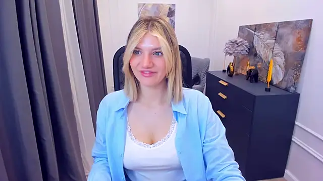 SelenaeMoore online show from 05-08-26, 03:45
