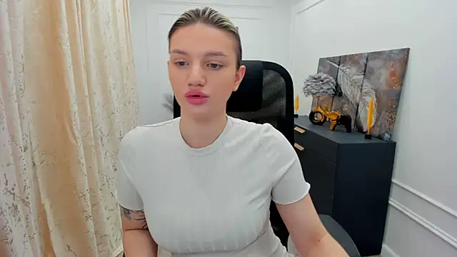 SelenaeMoore online show from 05-30-26, 03:47
