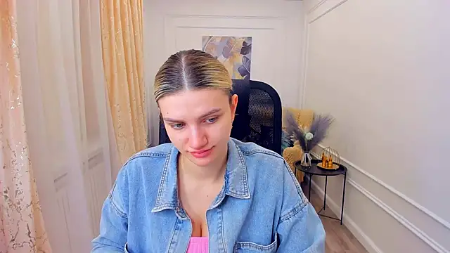 SelenaeMoore online show from 06-21-26, 03:53