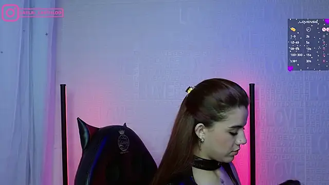 Snapshot of Layla_castilloo chatting on 02-06-25, 05:09 Layla castilloo online show from 02-06-25, 05:09