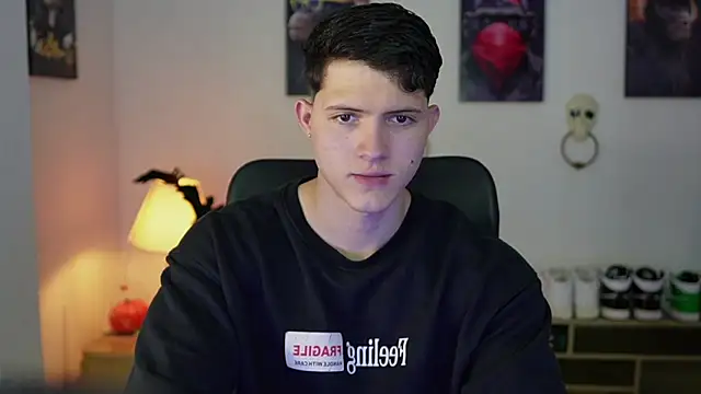 Hazzan Velez online show from 11-07-25, 01:16