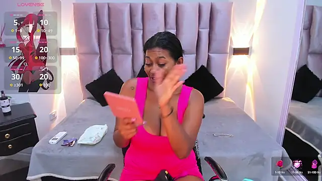 LAYLATAYLOR  online show from 02-19-25, 10:34