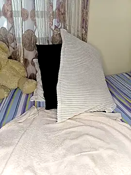 Snapshot of Cherriikenzie chatting on 02-25-25, 08:03 Cherriikenzie online show from 02-25-25, 08:03