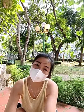 Snapshot of lyna_bl chatting on 04-21-26, 01:42 lyna bl online show from 04-21-26, 01:42