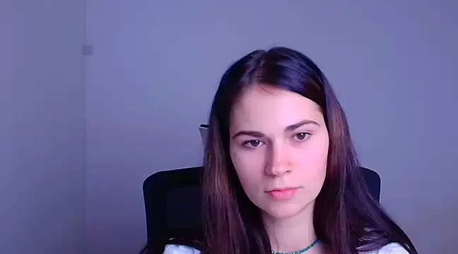 Snapshot of Loon_Amore chatting on 12-20-24, 10:11 Loon Amore online show from 12-20-24, 10:11