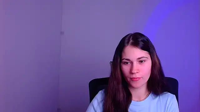 Snapshot of Loon_Amore chatting on 01-19-25, 07:47 Loon Amore online show from 01-19-25, 07:47