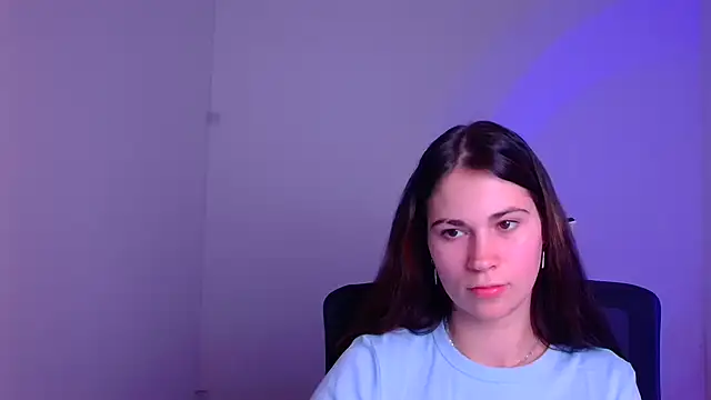 Snapshot of Loon_Amore chatting on 01-19-25, 10:49 Loon Amore online show from 01-19-25, 10:49