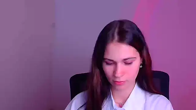 Snapshot of Loon_Amore chatting on 01-22-25, 10:37 Loon Amore online show from 01-22-25, 10:37