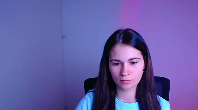 Snapshot of Loon_Amore chatting on 02-04-25, 10:34 Loon Amore online show from 02-04-25, 10:34