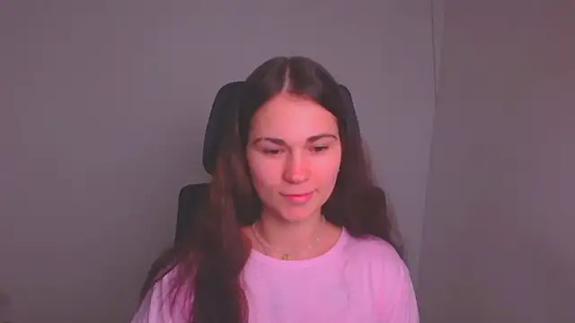 Snapshot of Loon_Amore chatting on 02-10-25, 07:38 Loon Amore online show from 02-10-25, 07:38