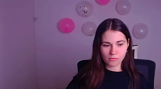 Snapshot of Loon_Amore chatting on 02-19-25, 07:38 Loon Amore online show from 02-19-25, 07:38