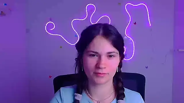 Snapshot of Loon_Amore chatting on 03-04-25, 08:27 Loon Amore online show from 03-04-25, 08:27