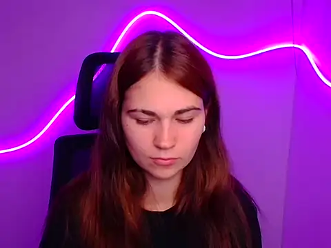 Snapshot of Loon_Amore chatting on 10-06-25, 05:49 Loon Amore online show from 10-06-25, 05:49