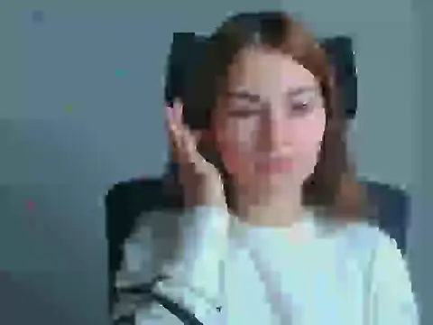 Snapshot of Loon_Amore chatting on 10-11-25, 05:50 Loon Amore online show from 10-11-25, 05:50