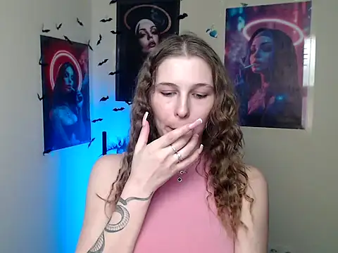 Snapshot of StrangerGi chatting on 03-11-26, 07:09 StrangerGi online show from 03-11-26, 07:09