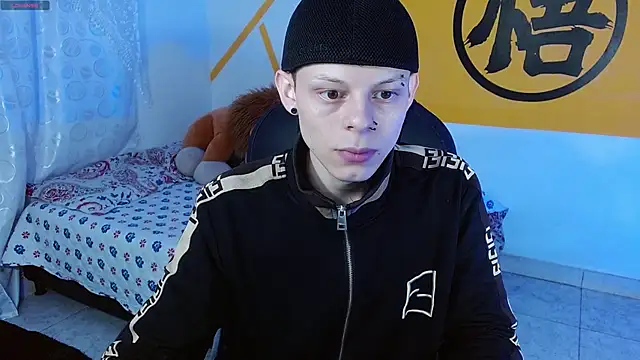 Snapshot of Matthew_Boy_ chatting on 12-17-24, 07:07 Matthew Boy  online show from 12-17-24, 07:07