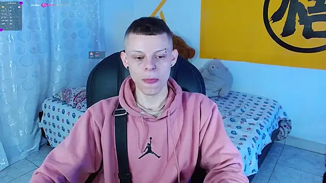 Snapshot of Matthew_Boy_ chatting on 12-28-24, 08:05 Matthew Boy  online show from 12-28-24, 08:05