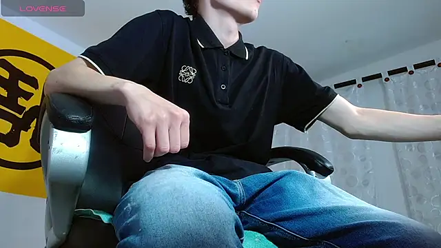 Snapshot of Matthew_Boy_ chatting on 02-23-25, 04:28 Matthew Boy  online show from 02-23-25, 04:28