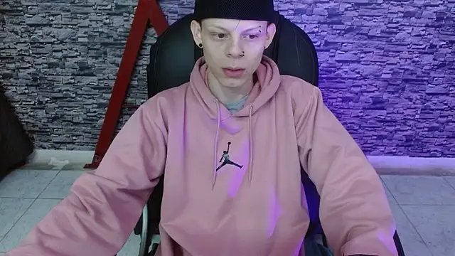 Snapshot of Matthew_Boy_ chatting on 03-09-25, 12:31 Matthew Boy  online show from 03-09-25, 12:31