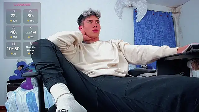 Snapshot of thiagomurphyy chatting on 03-20-25, 06:19 thiagomurphyy online show from 03-20-25, 06:19