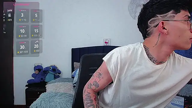 Snapshot of thiagomurphyy chatting on 03-21-25, 03:33 thiagomurphyy online show from 03-21-25, 03:33