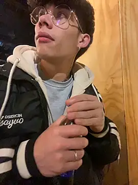 Snapshot of thiagomurphyy chatting on 11-13-25, 01:59 thiagomurphyy online show from 11-13-25, 01:59