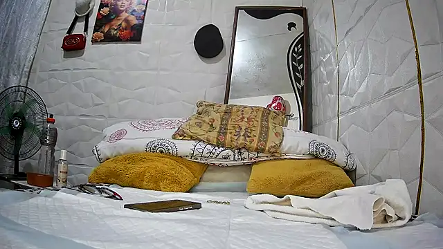 Snapshot of Mendoza_Amaranata chatting on 09-19-25, 05:20 Mendoza Amaranata online show from 09-19-25, 05:20