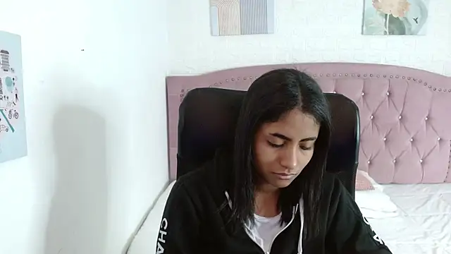 shaneelle online show from 09-15-25, 03:06