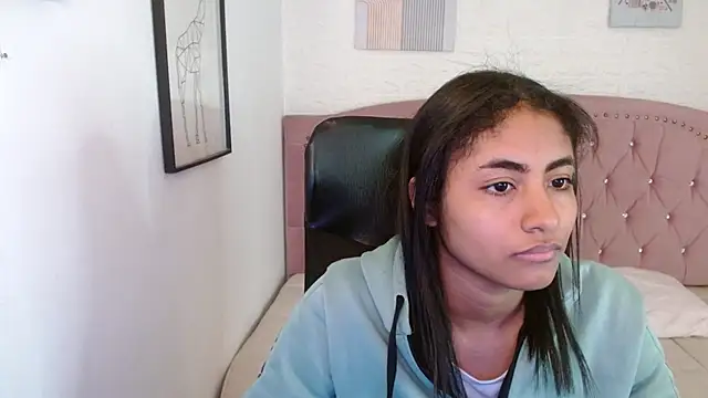 shaneelle online show from 10-24-25, 03:03