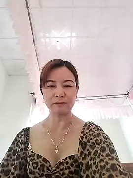 Sexy-ladyboobs20 online show from 12-20-24, 07:44