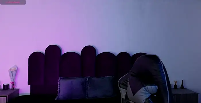 cristal hilton 10 online show from 02-07-26, 12:14