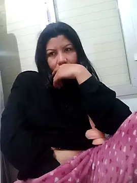 Snapshot of katymojadit chatting on 12-29-24, 07:43 katymojadit online show from 12-29-24, 07:43