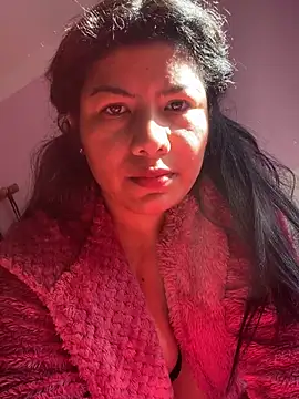 Snapshot of katymojadit chatting on 01-17-25, 10:00 katymojadit online show from 01-17-25, 10:00