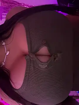 Snapshot of izanmiller2001 chatting on 02-22-26, 11:14 izanmiller2001 online show from 02-22-26, 11:14